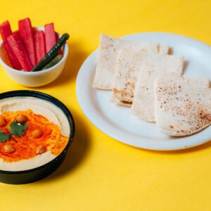Hummus Dip 250 gms with 2 Pita Breads & Pickle